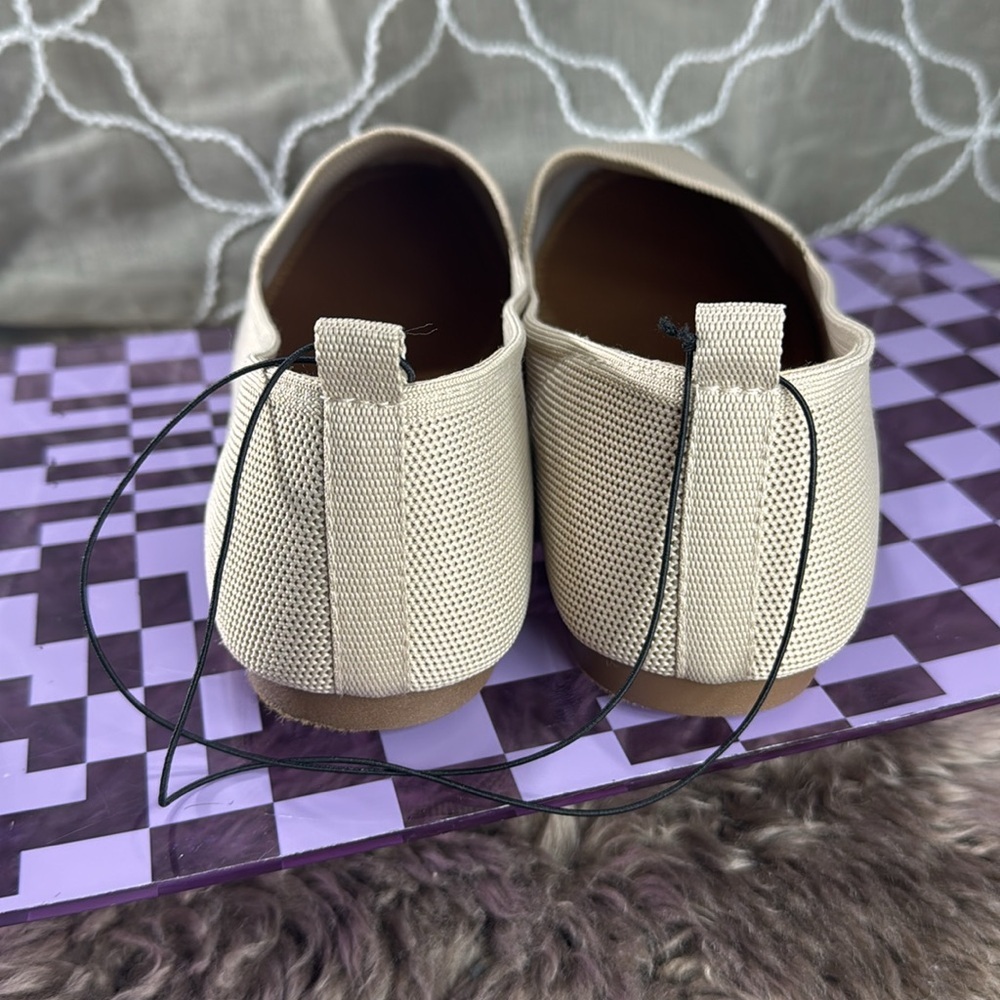 (A2) Me too flat shoes with soft and flexible upper, size 11 w, for women - Picture 6 of 10